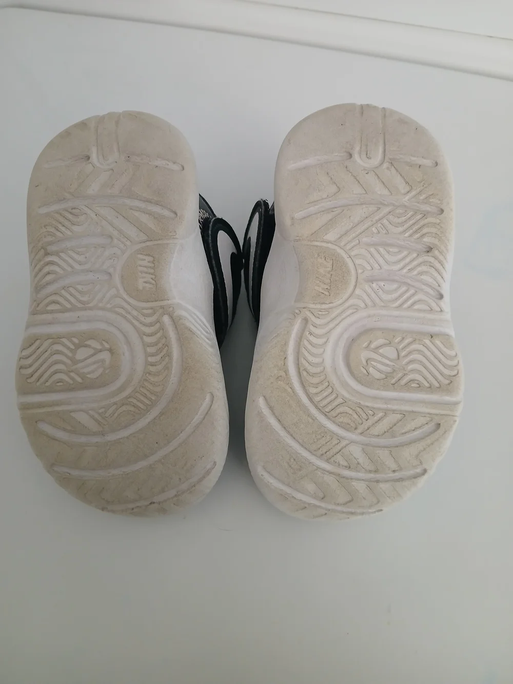 Nike Toddlers' Black & White Slip-On Athletic Shoes 6